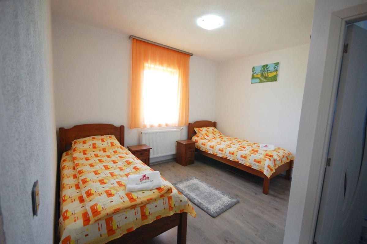 Bed and Breakfast Atyha Kiss Csalad Lak Agropanzio Exterior foto